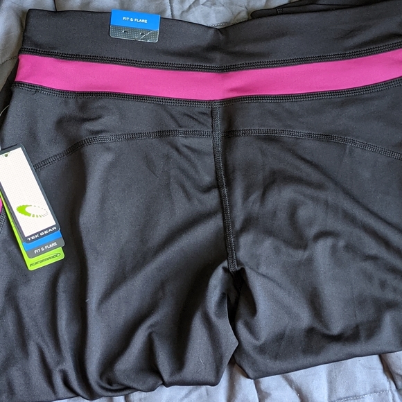 Tek Gear-Wide Leg Athletic Capris - Picture 2 of 3